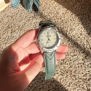 Vintage Lorus analog solar watch